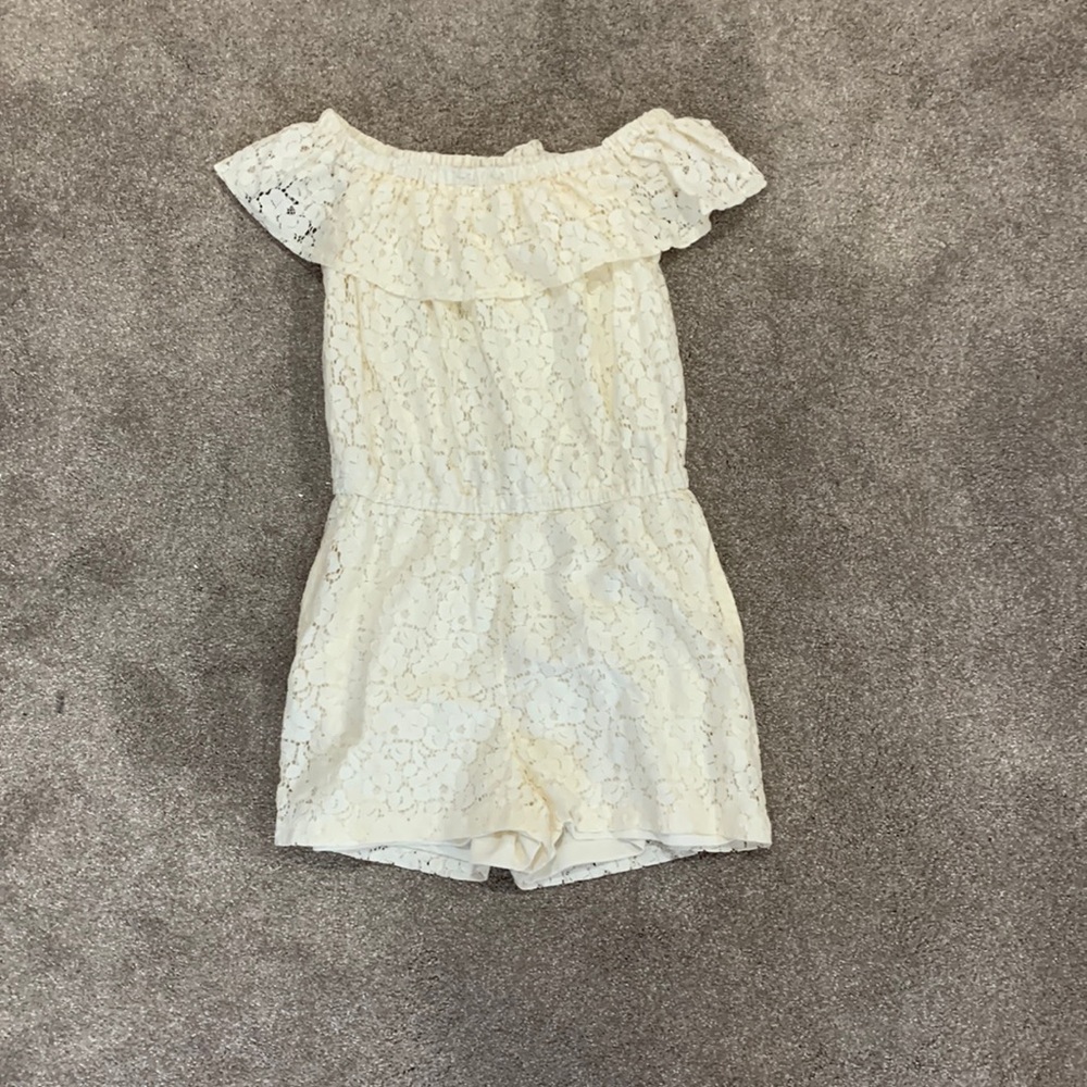 White flower lace romper